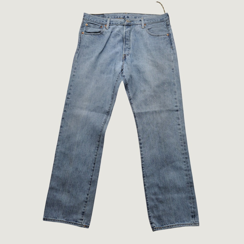 Levi's 501 Original Fit Jeans Mens 36x32 Light Wash Blue Excellent Button Fly